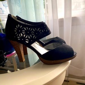 Black suede 81/2 heels